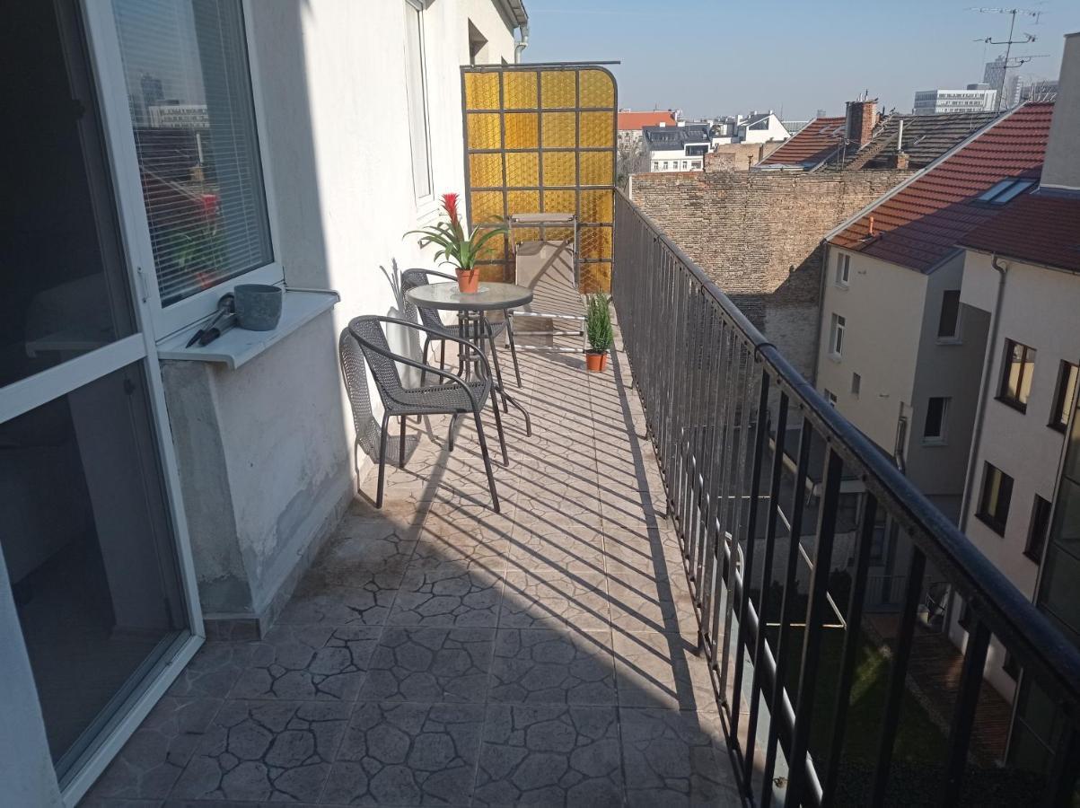 ブラチスラヴァAmazing Flat In Old Town With Large Balconyアパートメント エクステリア 写真